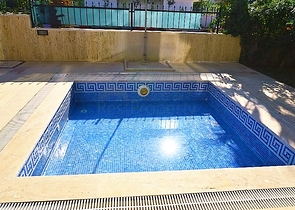 شقة بينتهاوس ثلاث غرف و صالة