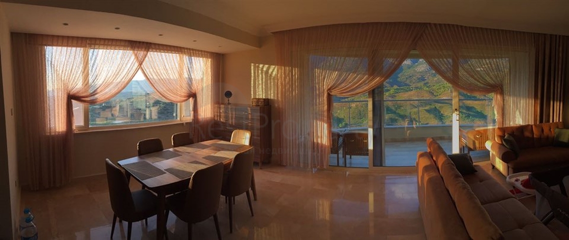 شقة فاخرة باطلالة على البحر