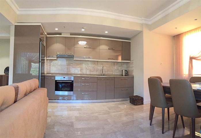 شقة فاخرة باطلالة على البحر