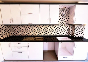 شقق في مجمع باطلالة جبلية