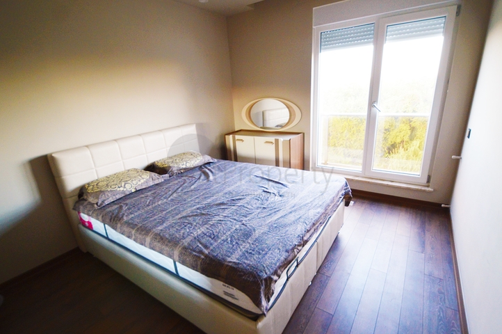 شقة غرفتين و صالة