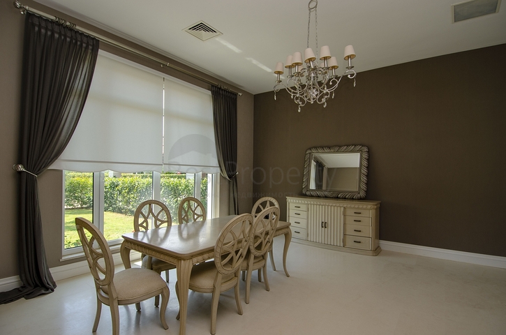 فيلات فاخرة في مجمع مميز