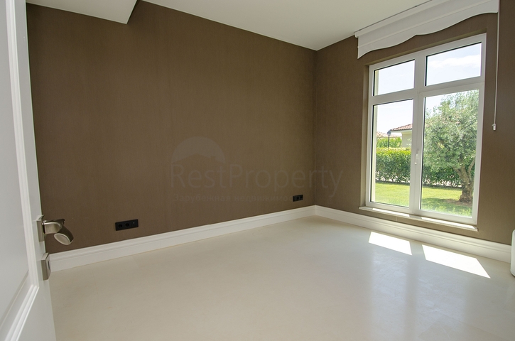 فيلات فاخرة في مجمع مميز