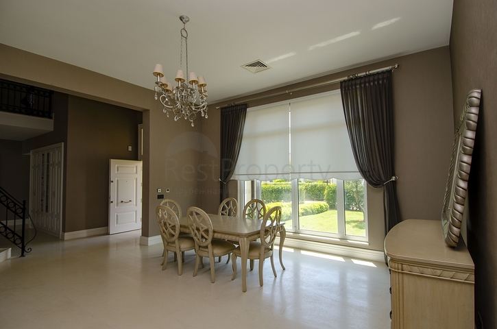 فيلات فاخرة في مجمع مميز