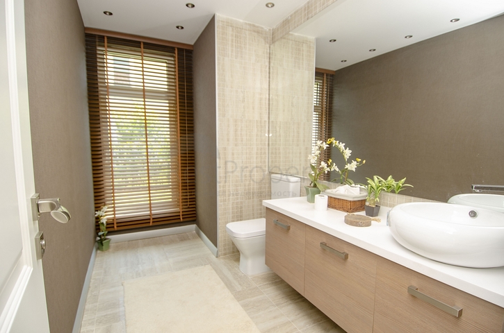 فيلات فاخرة في مجمع مميز