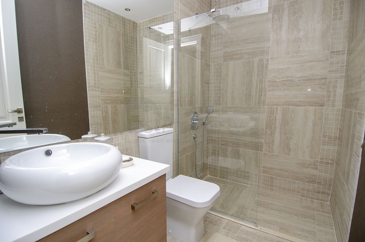 فيلات فاخرة في مجمع مميز