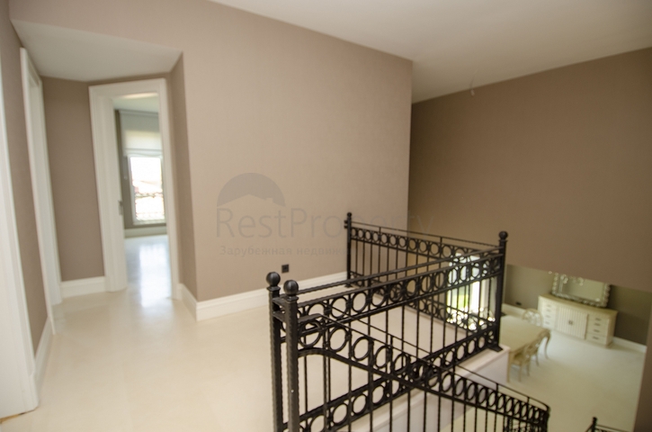 فيلات فاخرة في مجمع مميز