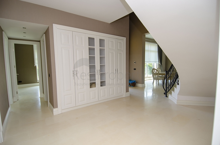 فيلات فاخرة في مجمع مميز