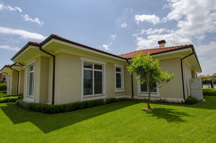 فيلات فاخرة في مجمع مميز