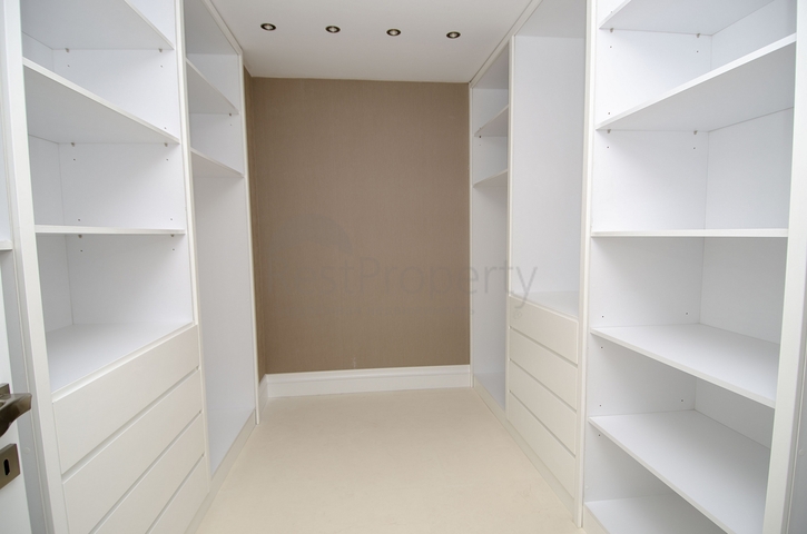 فيلات فاخرة في مجمع مميز