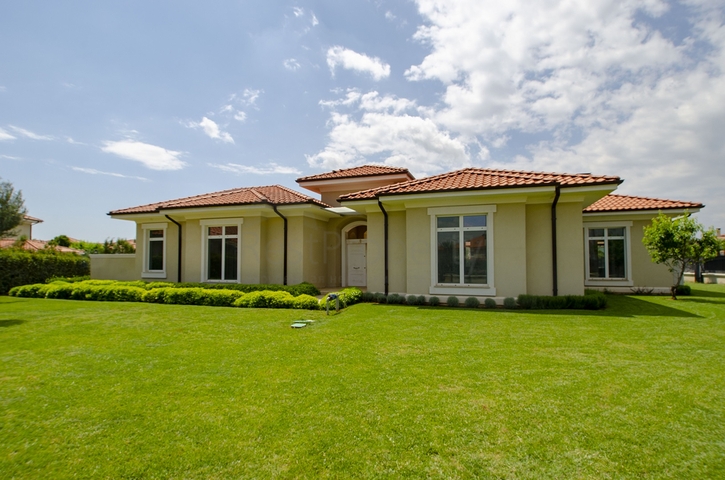 فيلات فاخرة في مجمع مميز