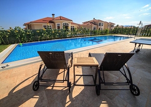 فيلات فاخرة في مجمع مميز