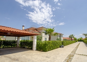 فيلات فاخرة في مجمع مميز