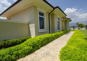 فيلات فاخرة في مجمع مميز