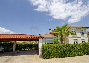 فيلات فاخرة في مجمع مميز