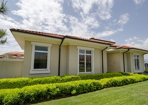 فيلات فاخرة في مجمع مميز