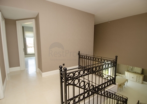 فيلات فاخرة في مجمع مميز