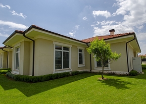 فيلات فاخرة في مجمع مميز