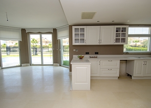 فيلات فاخرة في مجمع مميز