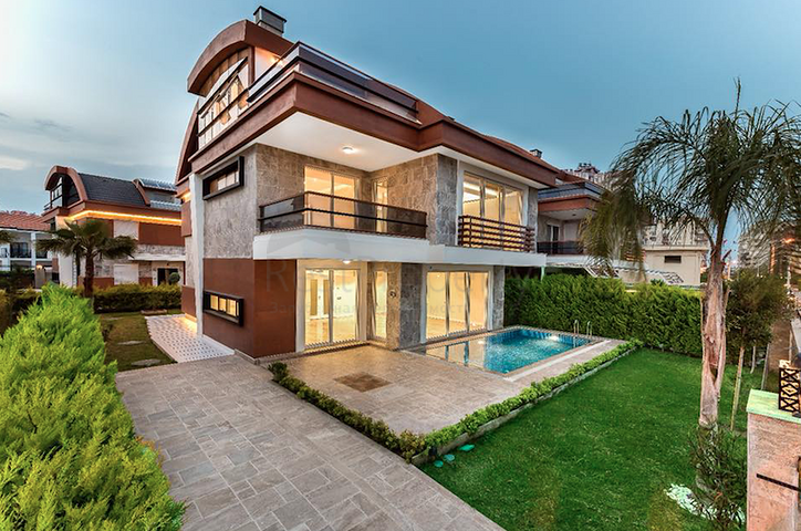 فيلا فاخرة في انطاليا