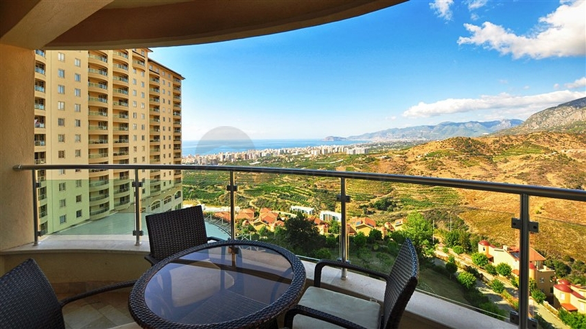 شقة باطلالة رائعة في ارقى مجمعات الانيا