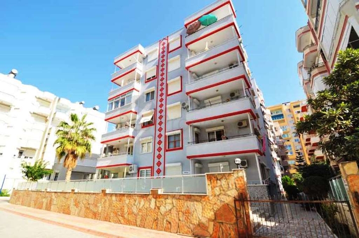 شقة في مجمع مميز في الانيا