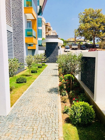 مشروع استثماري لشقق حديثة في كاستيل / الانيا