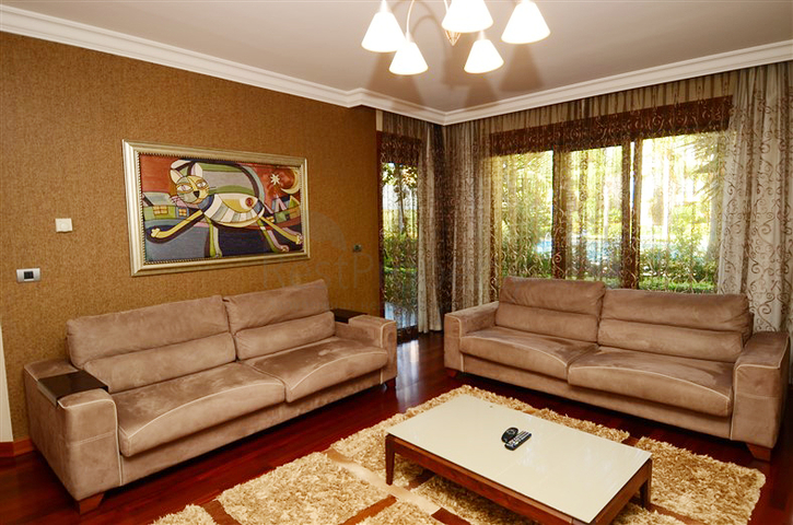 شقة مع حديقة للايجار