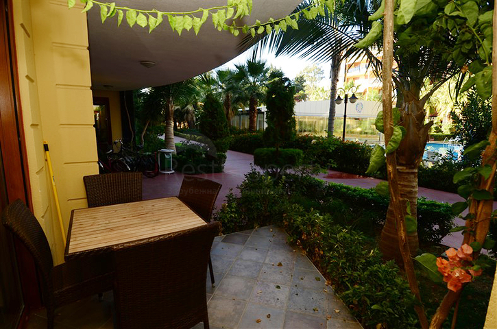 شقة مع حديقة للايجار