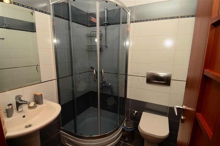 شقة مع حديقة للايجار