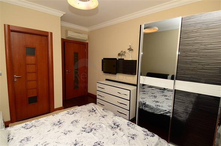 شقة مع حديقة للايجار