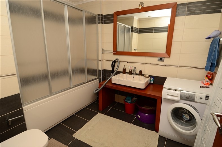 شقة مع حديقة للايجار