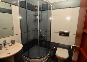 شقة مع حديقة للايجار