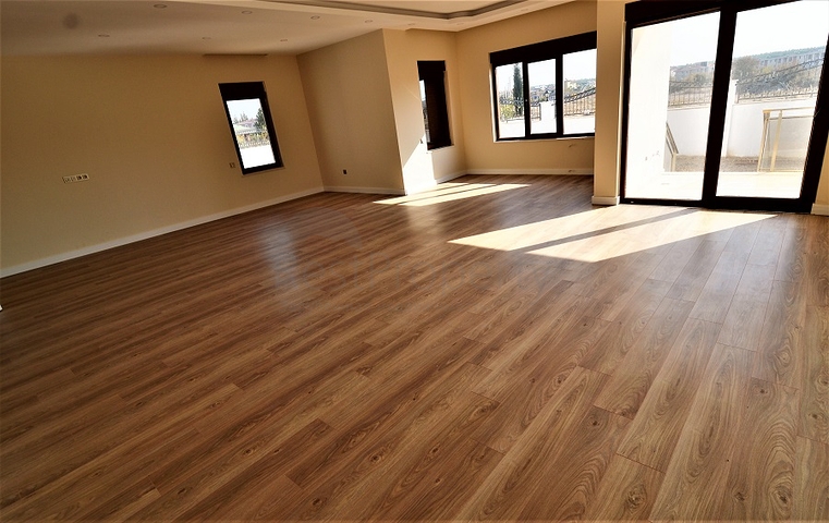 فيلا مستقلة بخمس غرف نوم في انطاليا/ايشيلباهير