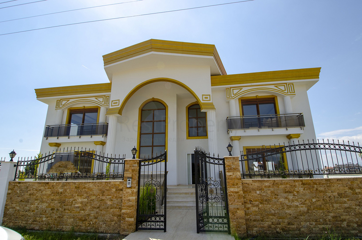 فيلا مستقلة بخمس غرف نوم في انطاليا/ايشيلباهير