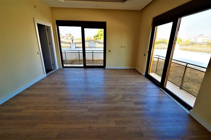 فيلا مستقلة بخمس غرف نوم في انطاليا/ايشيلباهير