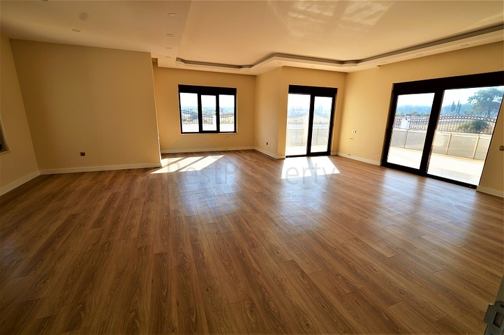 فيلا مستقلة بخمس غرف نوم في انطاليا/ايشيلباهير