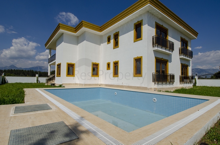 فيلا مستقلة بخمس غرف نوم في انطاليا/ايشيلباهير