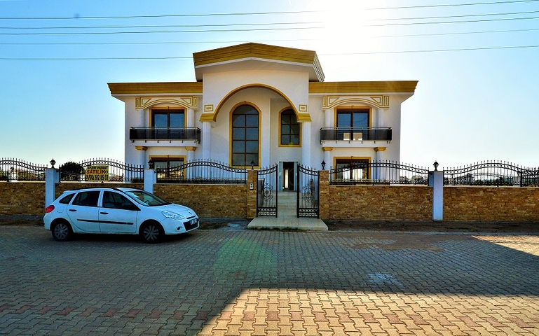 فيلا مستقلة بخمس غرف نوم في انطاليا/ايشيلباهير