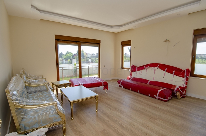 فيلا مستقلة بخمس غرف نوم في انطاليا/ايشيلباهير