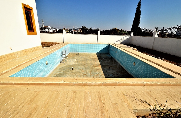 فيلا مستقلة بخمس غرف نوم في انطاليا/ايشيلباهير