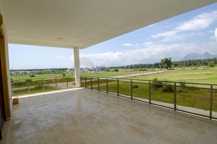 فيلا مستقلة بخمس غرف نوم في انطاليا/ايشيلباهير