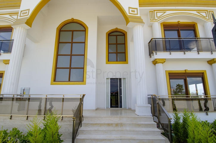 فيلا مستقلة بخمس غرف نوم في انطاليا/ايشيلباهير