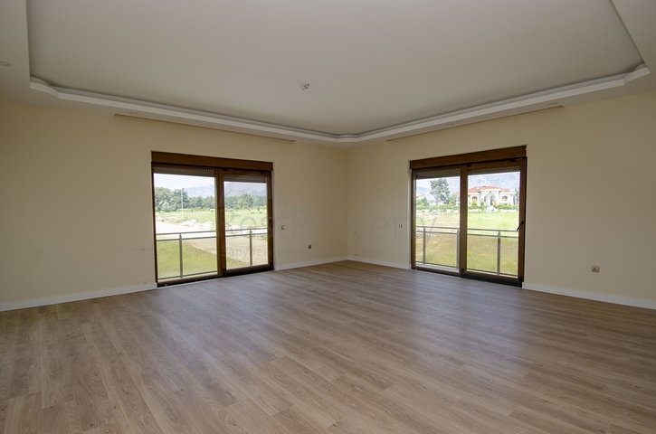 فيلا مستقلة بخمس غرف نوم في انطاليا/ايشيلباهير