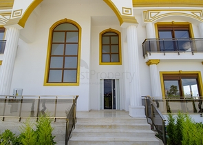 فيلا مستقلة بخمس غرف نوم في انطاليا/ايشيلباهير