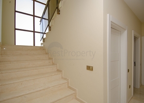 فيلا مستقلة بخمس غرف نوم في انطاليا/ايشيلباهير