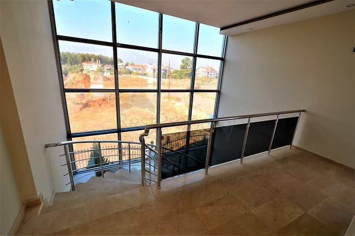 فيلا فاخرة بخمس غرف نوم في انطاليا