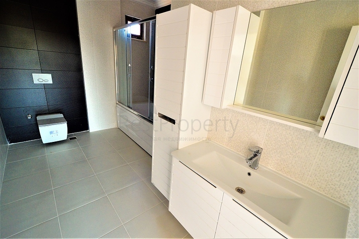 فيلا فاخرة بخمس غرف نوم في انطاليا