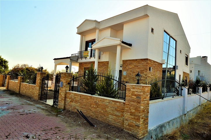 فيلا فاخرة بخمس غرف نوم في انطاليا