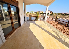 فيلا فاخرة بخمس غرف نوم في انطاليا